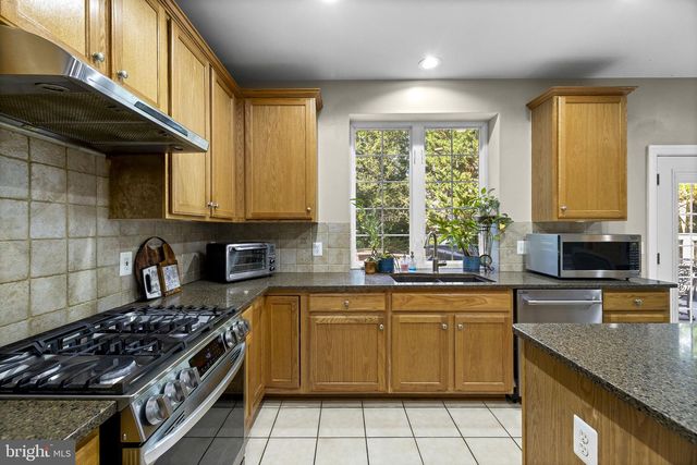 15092 STEPPING STONE DR, Haymarket, VA 20169