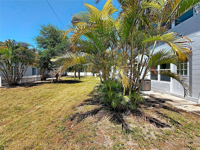 4295 58TH WAY N 1604, Kenneth City, FL 33709