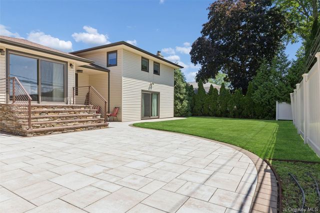 51 Dogwood Road, Searingtown, NY 11507