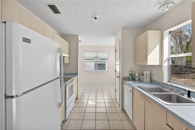 242 JUAREZ WAY, Lady Lake, FL 32159