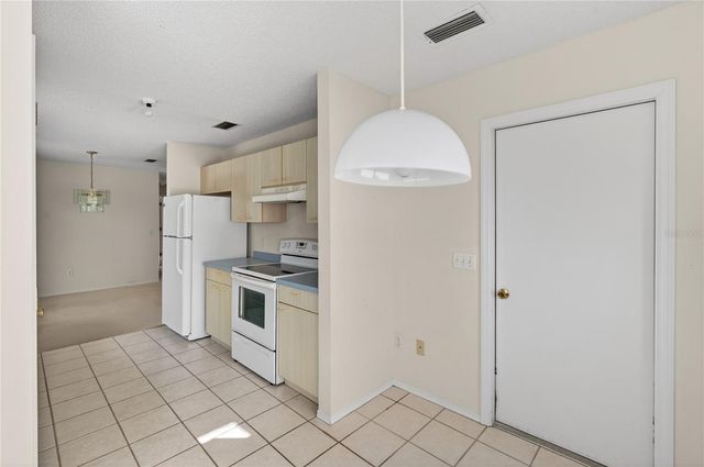 242 JUAREZ WAY, Lady Lake, FL 32159