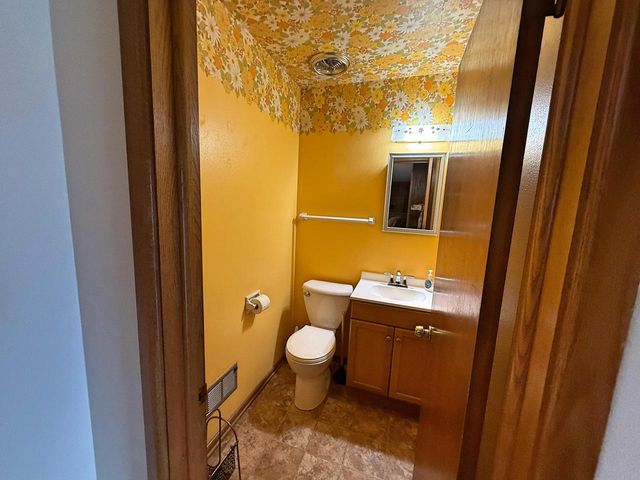 351 Hialeah DRIVE, Racine, WI 53402