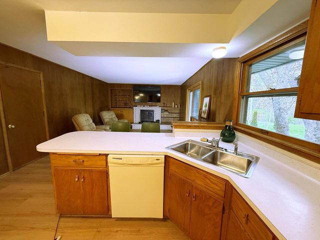 351 Hialeah DRIVE, Racine, WI 53402