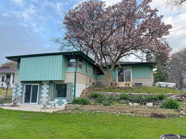 351 Hialeah DRIVE, Racine, WI 53402