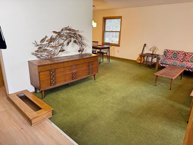 351 Hialeah DRIVE, Racine, WI 53402