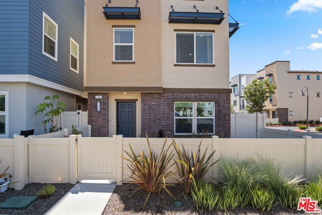 716 Sienna Way, Inglewood, CA 90301