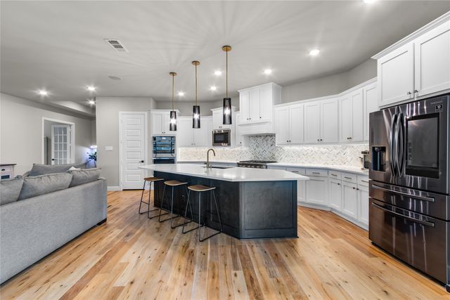 2800 Garrett Drive, Highland Village, TX 75077