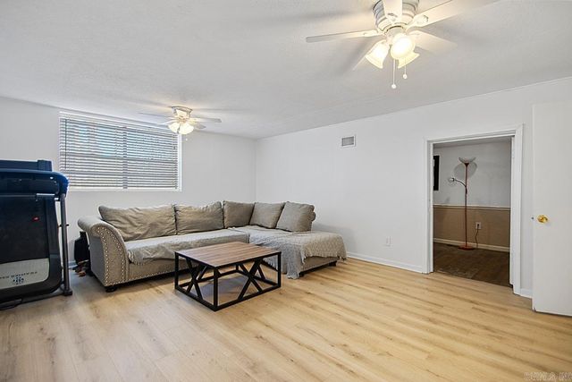 14 Birchwood Circle, Little Rock, AR 72211