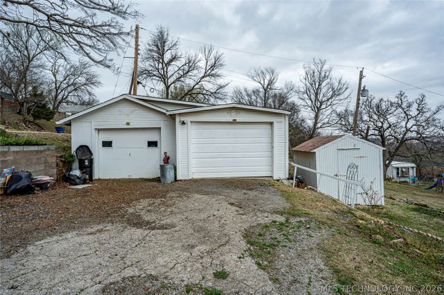 920 N Main Street, Barnsdall, OK 74002