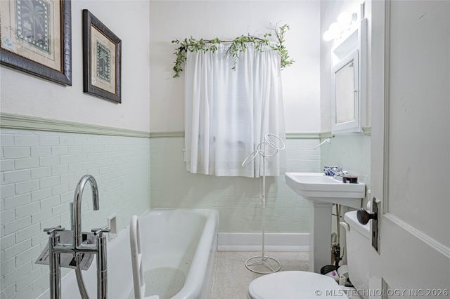 920 N Main Street, Barnsdall, OK 74002