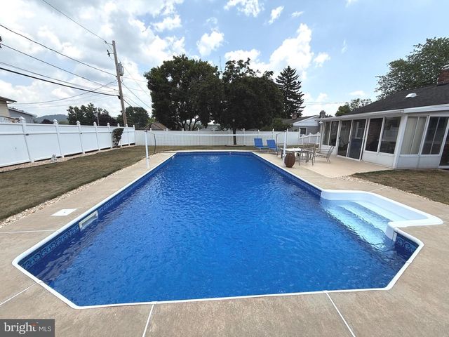 339 RIDGE AVE, Middletown, PA 17057