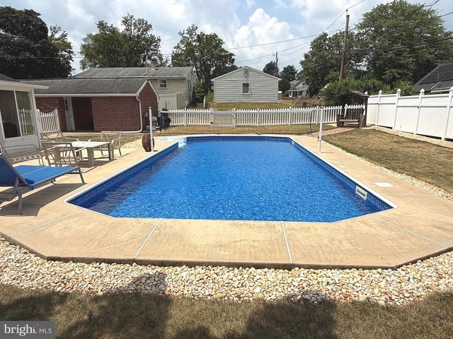 339 RIDGE AVE, Middletown, PA 17057