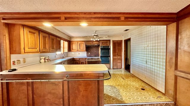 801 High Street, Newcastle, TX 76372
