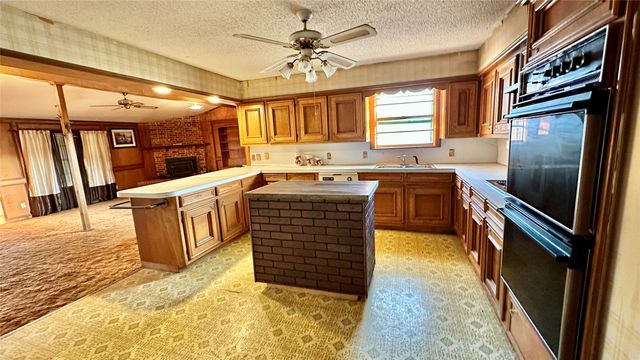 801 High Street, Newcastle, TX 76372