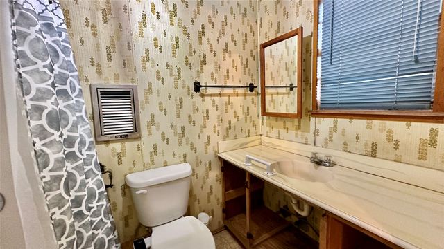 801 High Street, Newcastle, TX 76372