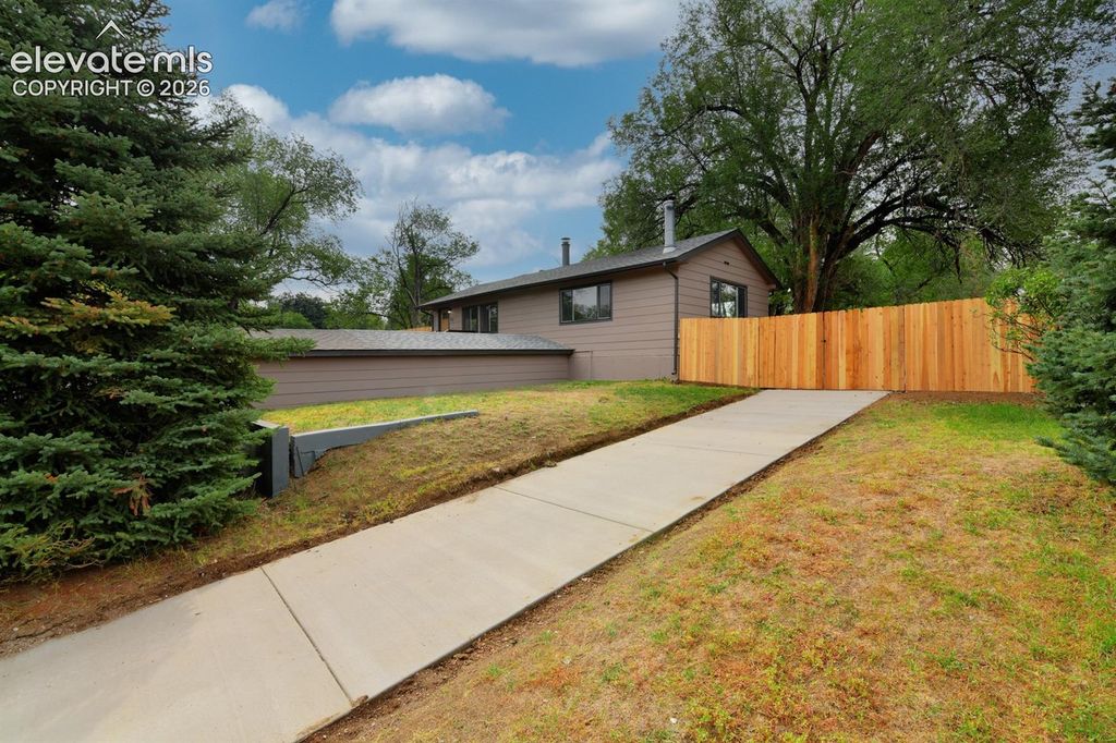 2529 E Columbia Street, Colorado Springs, CO 80909 — photo 2