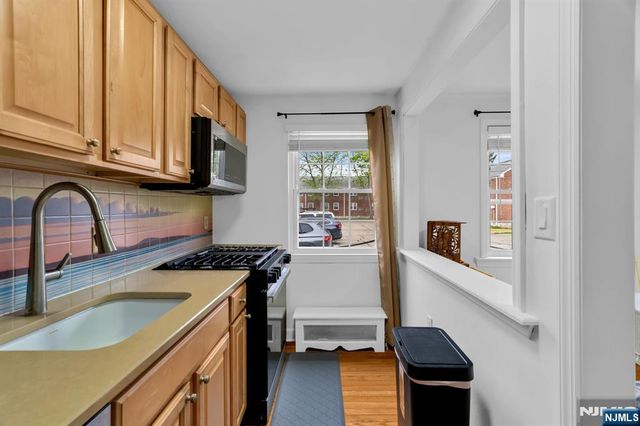 10 Clark Court, Rutherford, NJ 07070