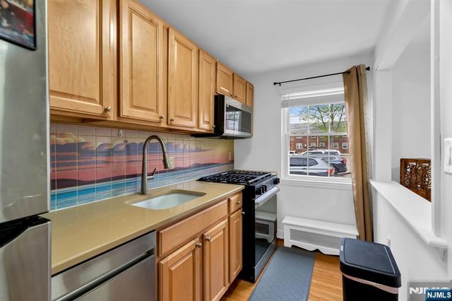 10 Clark Court, Rutherford, NJ 07070