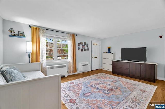 10 Clark Court, Rutherford, NJ 07070