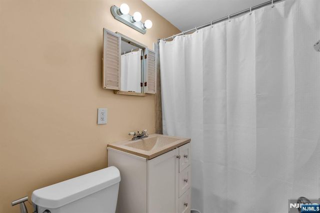 10 Clark Court, Rutherford, NJ 07070