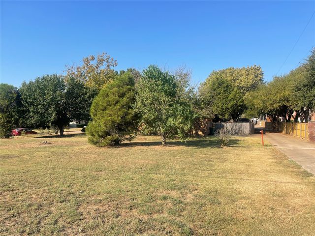 924 Walters Drive, Cedar Hill, TX 75104