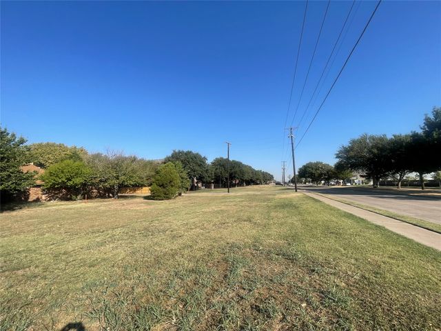 924 Walters Drive, Cedar Hill, TX 75104