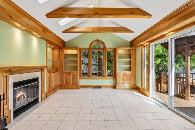 524 E Jefferson STREET, Oconomowoc, WI 53066