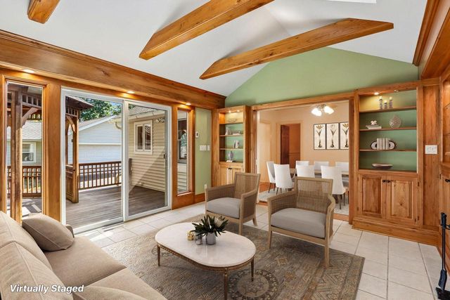 524 E Jefferson STREET, Oconomowoc, WI 53066