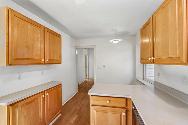 524 E Jefferson STREET, Oconomowoc, WI 53066