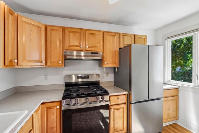 524 E Jefferson STREET, Oconomowoc, WI 53066