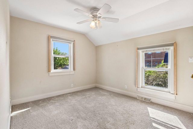 524 E Jefferson STREET, Oconomowoc, WI 53066