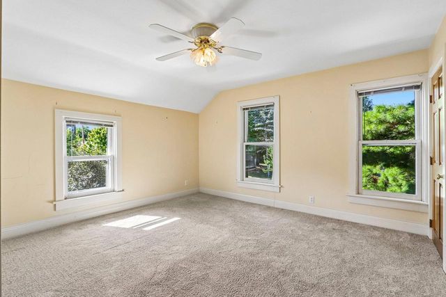 524 E Jefferson STREET, Oconomowoc, WI 53066