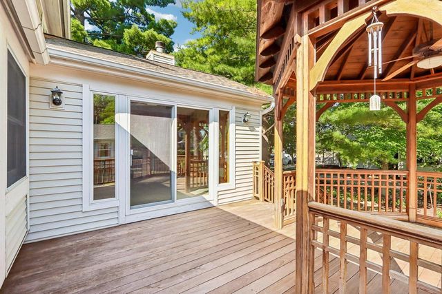 524 E Jefferson STREET, Oconomowoc, WI 53066
