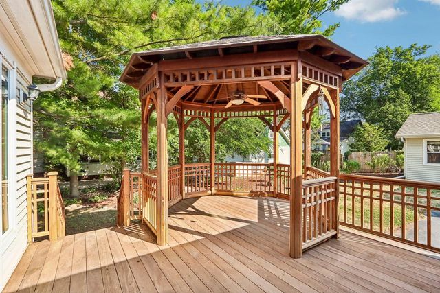 524 E Jefferson STREET, Oconomowoc, WI 53066