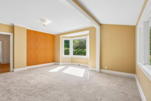 524 E Jefferson STREET, Oconomowoc, WI 53066