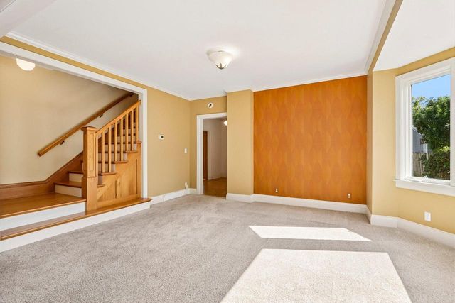 524 E Jefferson STREET, Oconomowoc, WI 53066