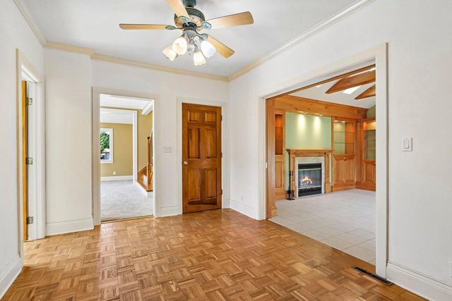 524 E Jefferson STREET, Oconomowoc, WI 53066