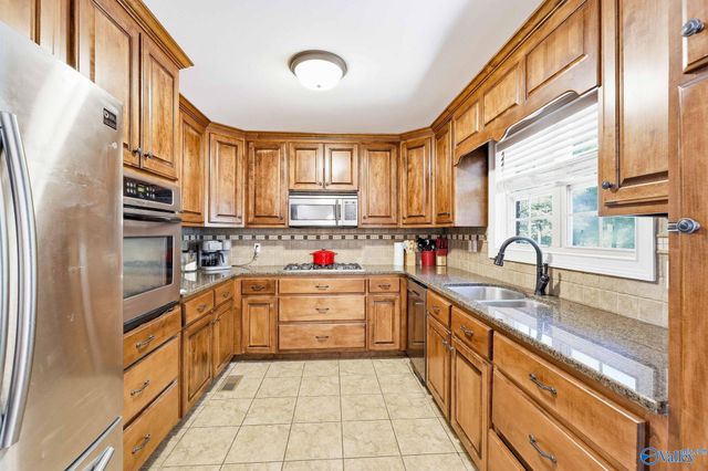110 Cricket Lane, Boaz, AL 35956