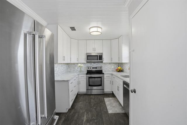 5805 Birchbrook Drive 201, Dallas, TX 75206