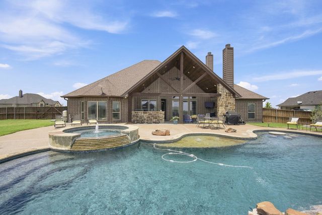 361 Crosswind Drive, Waxahachie, TX 75167