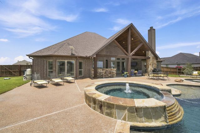 361 Crosswind Drive, Waxahachie, TX 75167