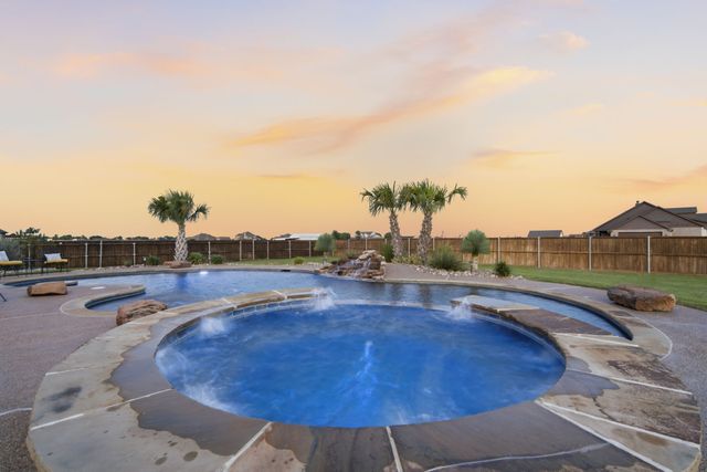 361 Crosswind Drive, Waxahachie, TX 75167