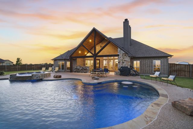 361 Crosswind Drive, Waxahachie, TX 75167