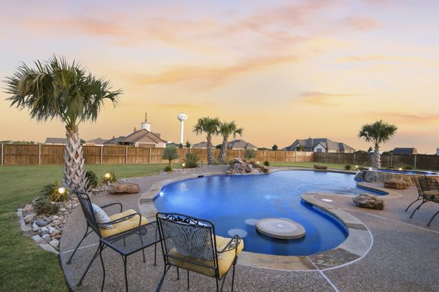 361 Crosswind Drive, Waxahachie, TX 75167