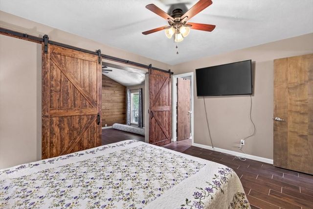164 Creekview Drive E, Red Oak, TX 75154