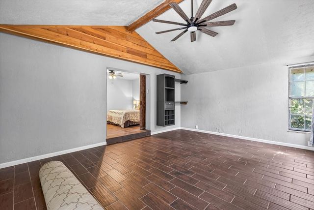 164 Creekview Drive E, Red Oak, TX 75154