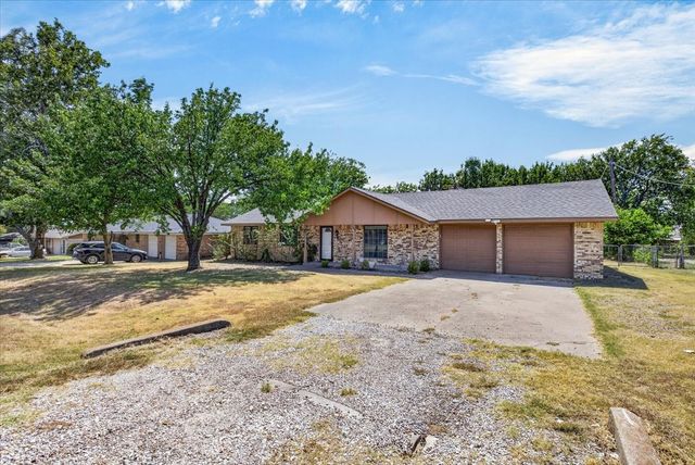 164 Creekview Drive E, Red Oak, TX 75154