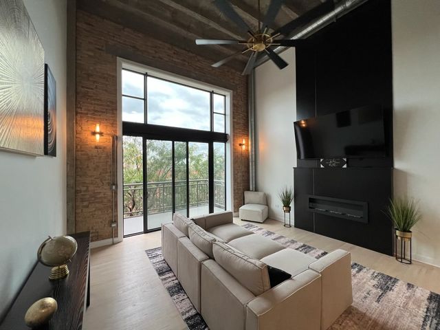 2545 S Dearborn Street 520, Chicago, IL 60616
