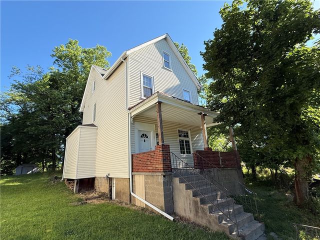 524 W Burgess St, Perry Hilltop, PA 15214