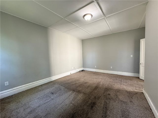 524 W Burgess St, Perry Hilltop, PA 15214
